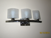 Bath light fixture